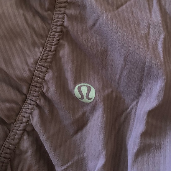 Reversible Lululemon dusty purple jacket size 6 like new - Picture 3 of 5